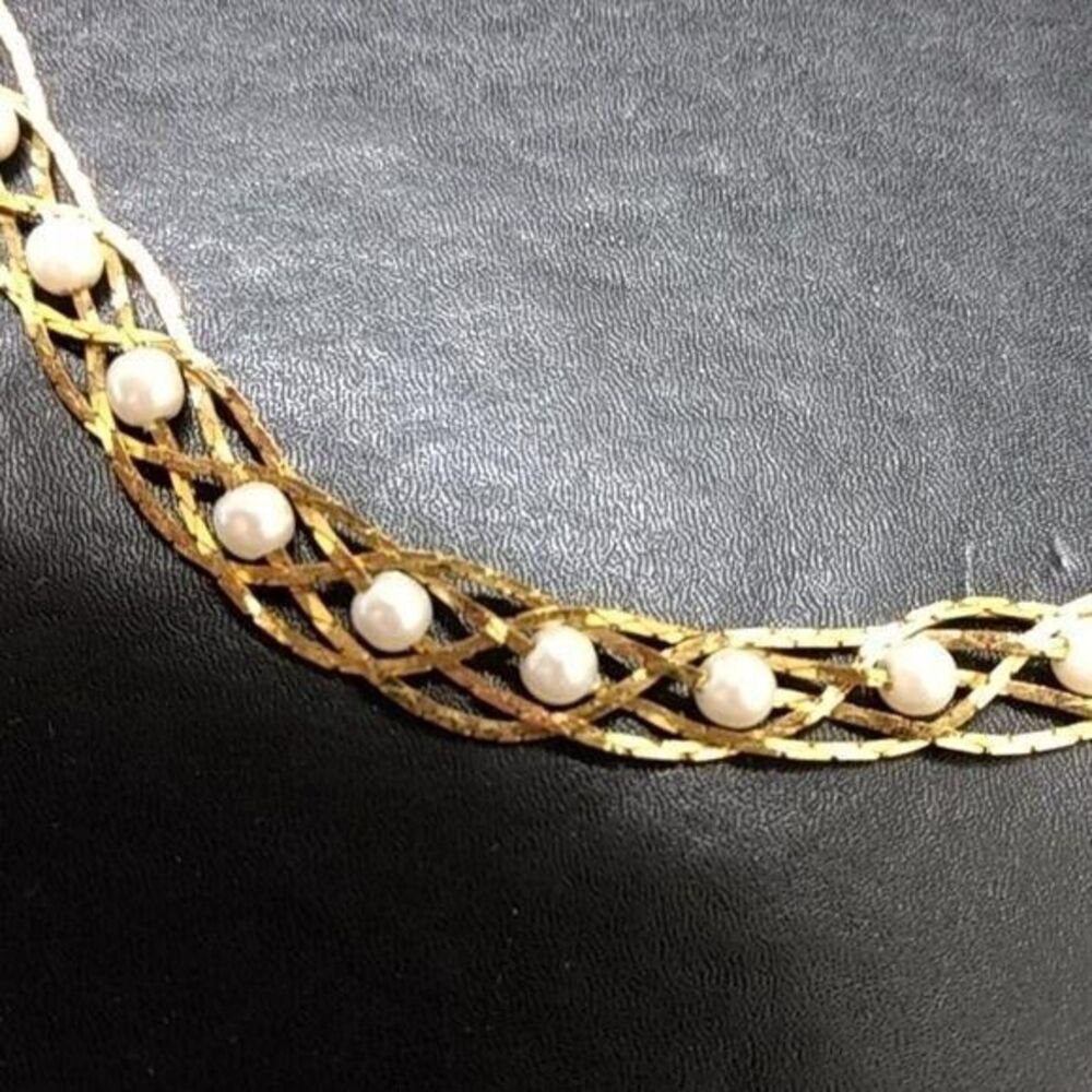 Avon gold tone braided chain necklace 19" faux pearl